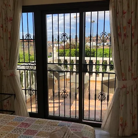 Aquarius Holiday Apartment 산미겔데아보나